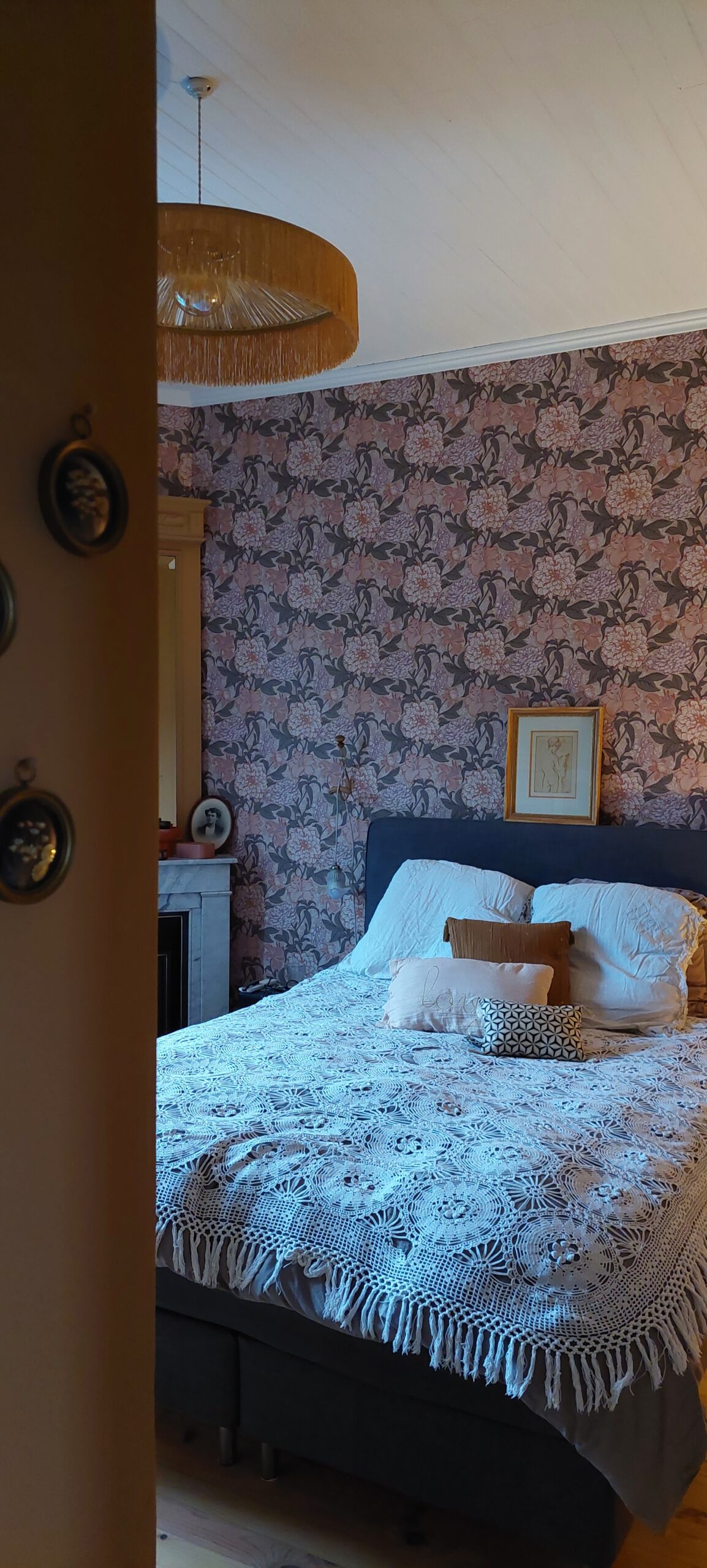 Chambre fleurie rénovée